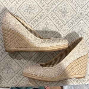 Great condition size 8 wedges